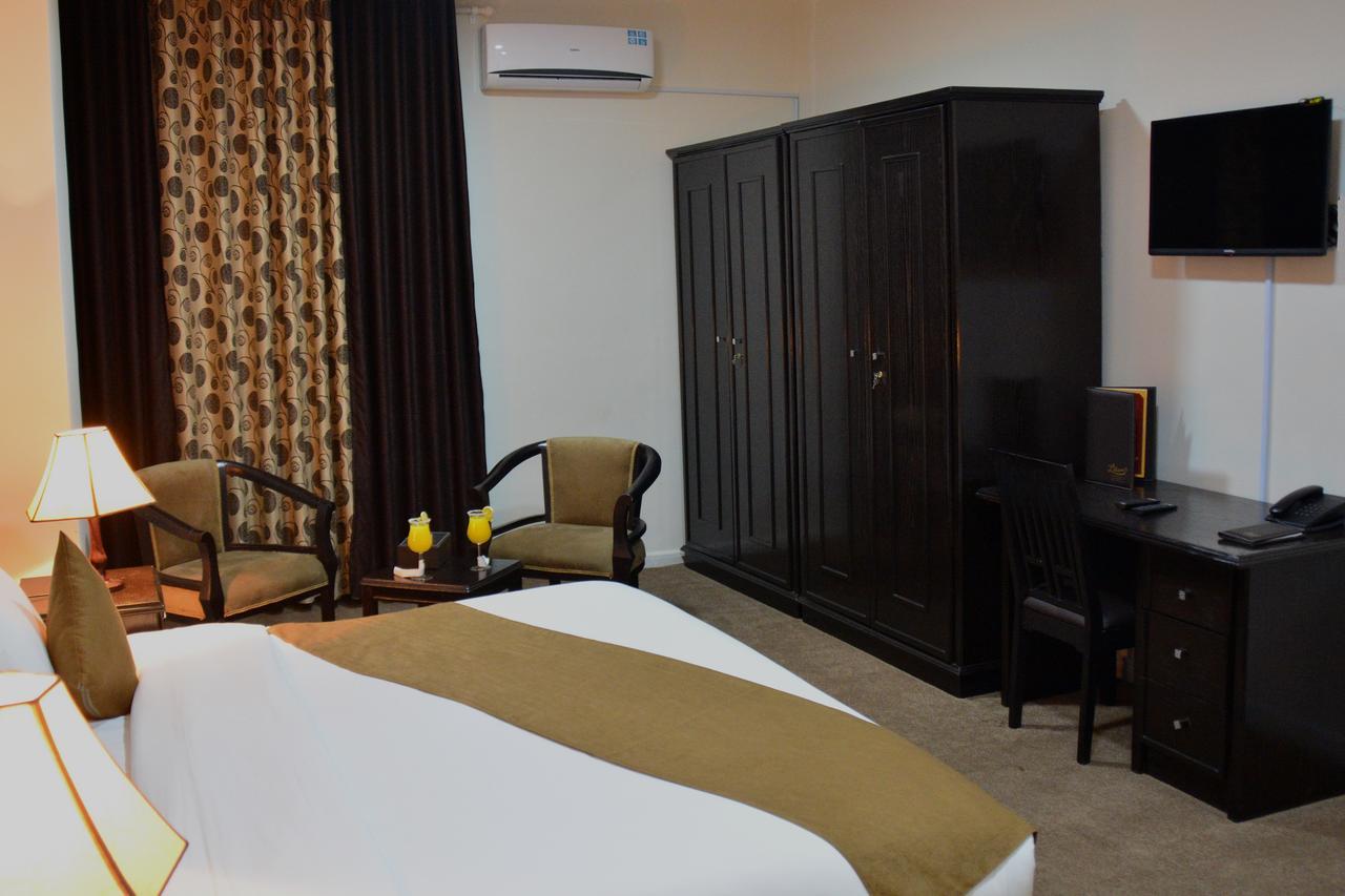 Lilium Hotel Safut Bagian luar foto