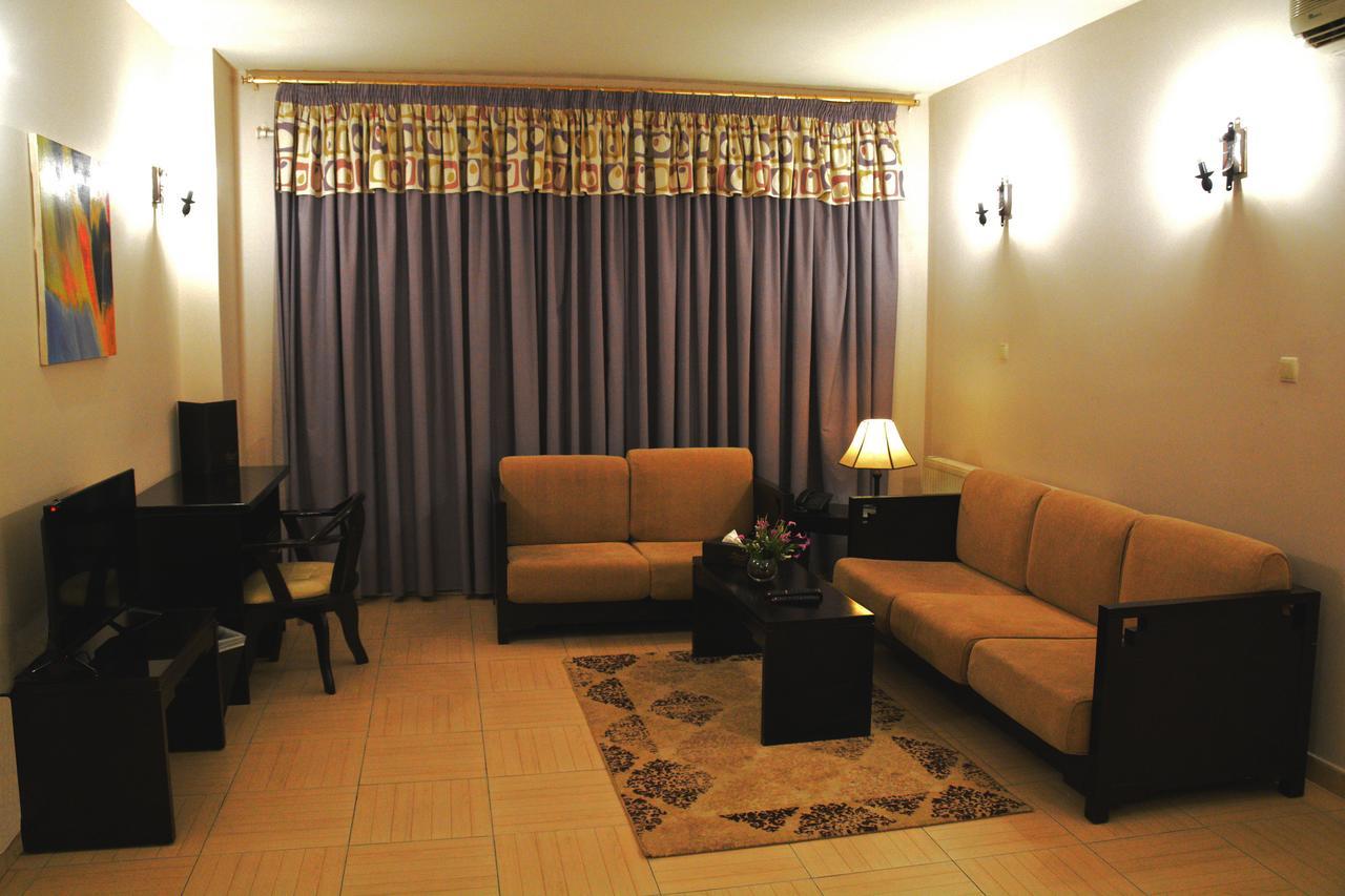 Lilium Hotel Safut Bagian luar foto